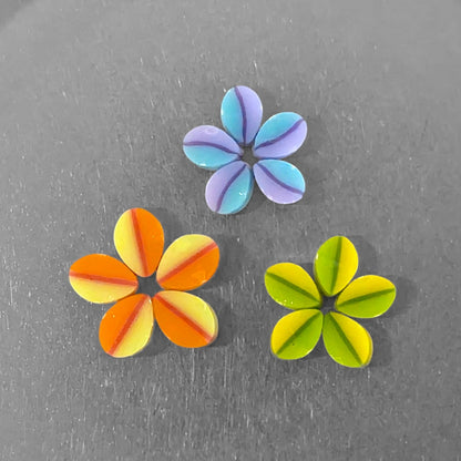 M/LG Lavender Turquoise Plumeria Petals COE 90